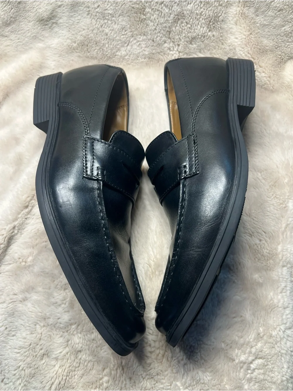 Clarks Collection men's black leather penny loafers size 10.5